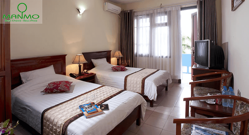 Việt Thái Hotel tại 104 Nguyễn Ái Quốc, Hồng Lĩnh, Hà Tĩnh